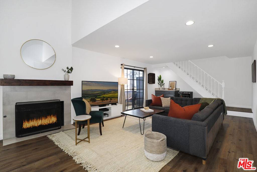 1614 Veteran AVE #303, Los Angeles, CA 90024