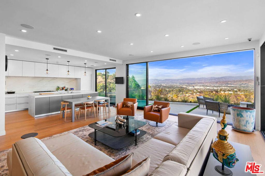 8545 Charl LN, Los Angeles, CA 90046