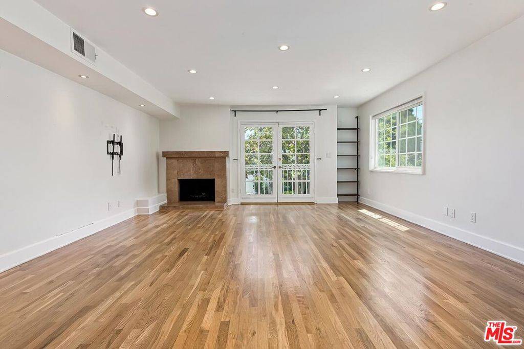 Los Angeles, CA 90035,9017 Alcott ST #102