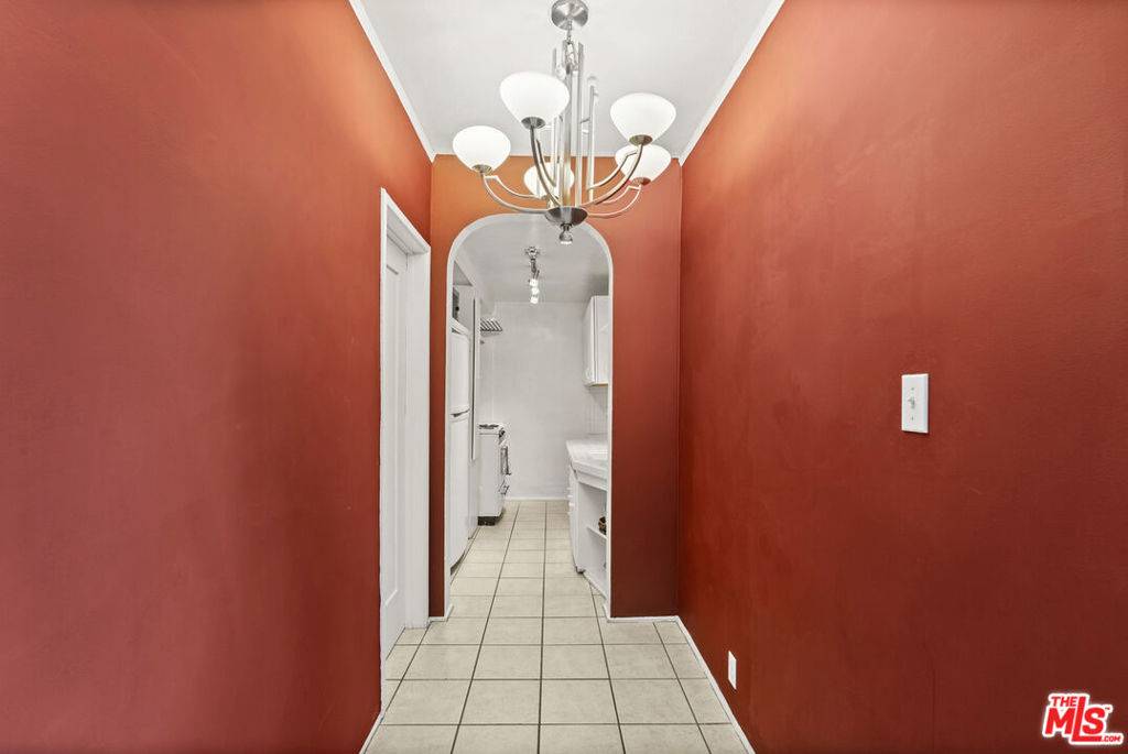 Los Angeles, CA 90069,2014 Whitley AVE #3