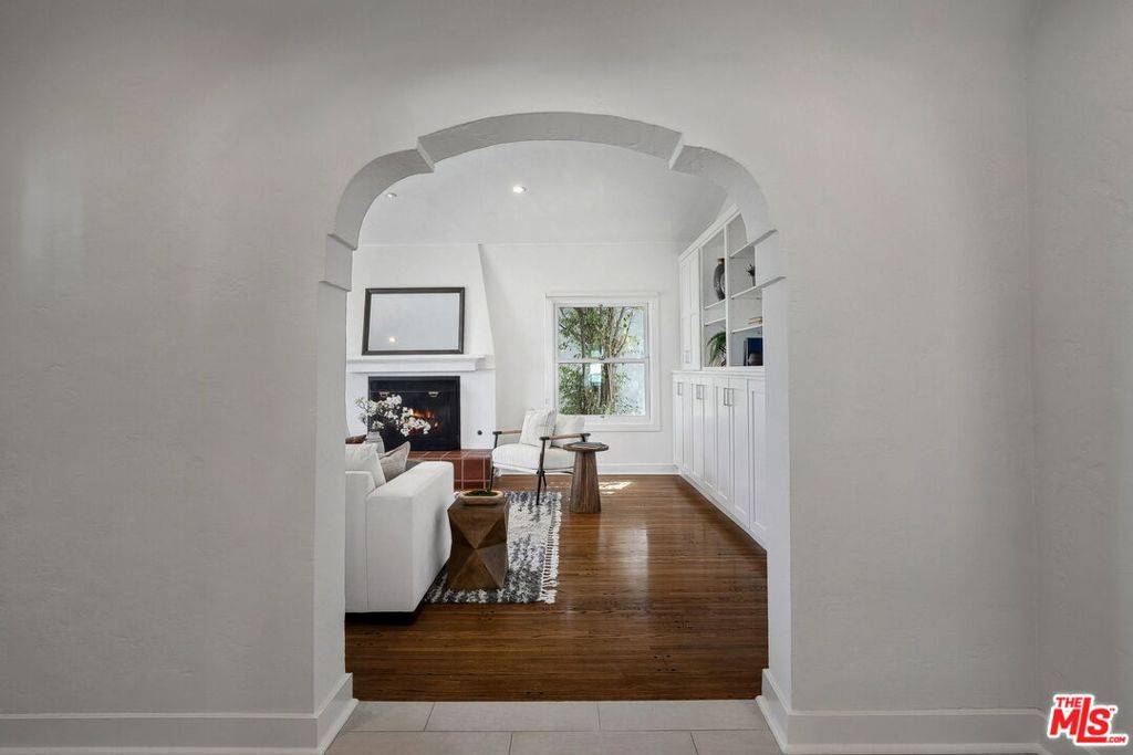 Beverly Hills, CA 90211,149 S Wetherly DR