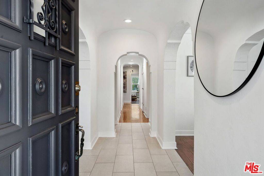 Beverly Hills, CA 90211,149 S Wetherly DR