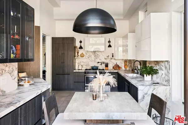 Los Angeles, CA 90068,3087 Passmore DR