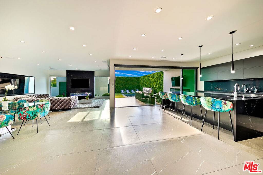 Los Angeles, CA 90035,1855 1857 STEARNS DR