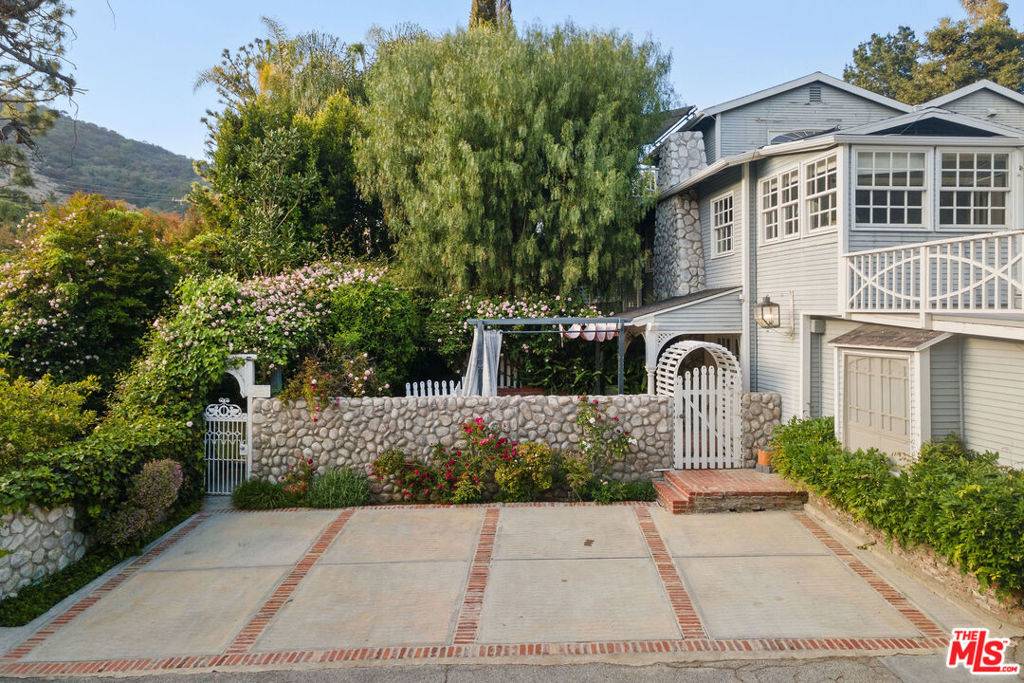 Beverly Hills, CA 90210,2020 Coldwater Canyon DR