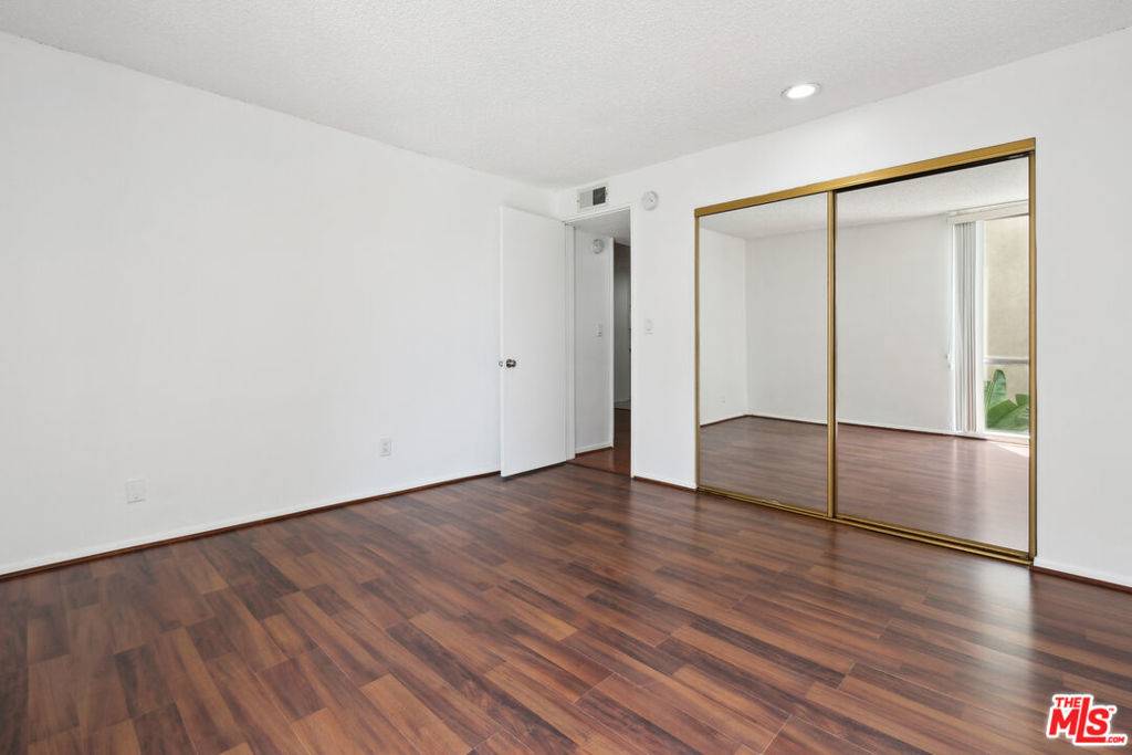 Culver City, CA 90230,6515 Green Valley CIR #102