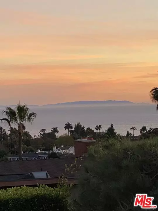 Pacific Palisades, CA 90272,16632 Linda TER