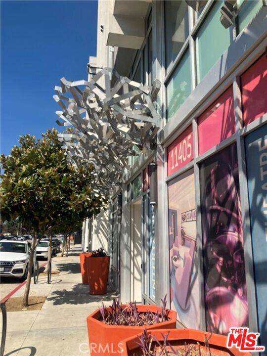 North Hollywood, CA 91601,11405 Chandler BLVD #402