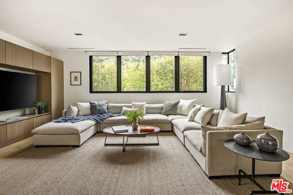 9844 Wanda Park DR, Beverly Hills, CA 90210