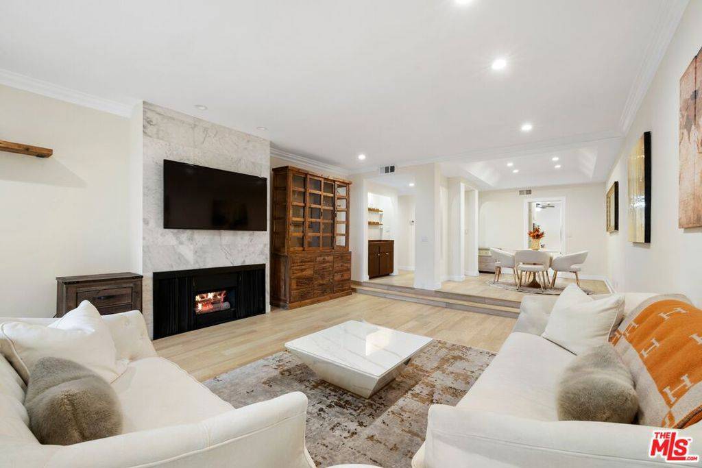 8455 Fountain AVE #414, West Hollywood, CA 90069