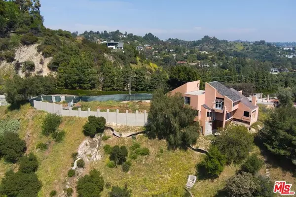 3025 Benedict Canyon DR, Los Angeles, CA 90210