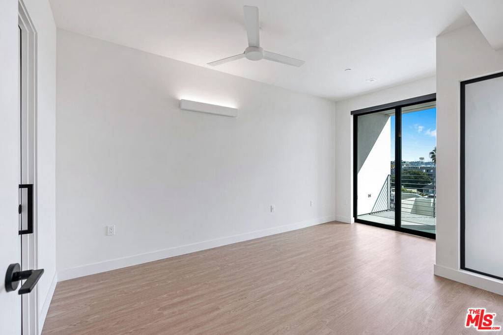 Los Angeles, CA 90034,3667 Keystone AVE #532