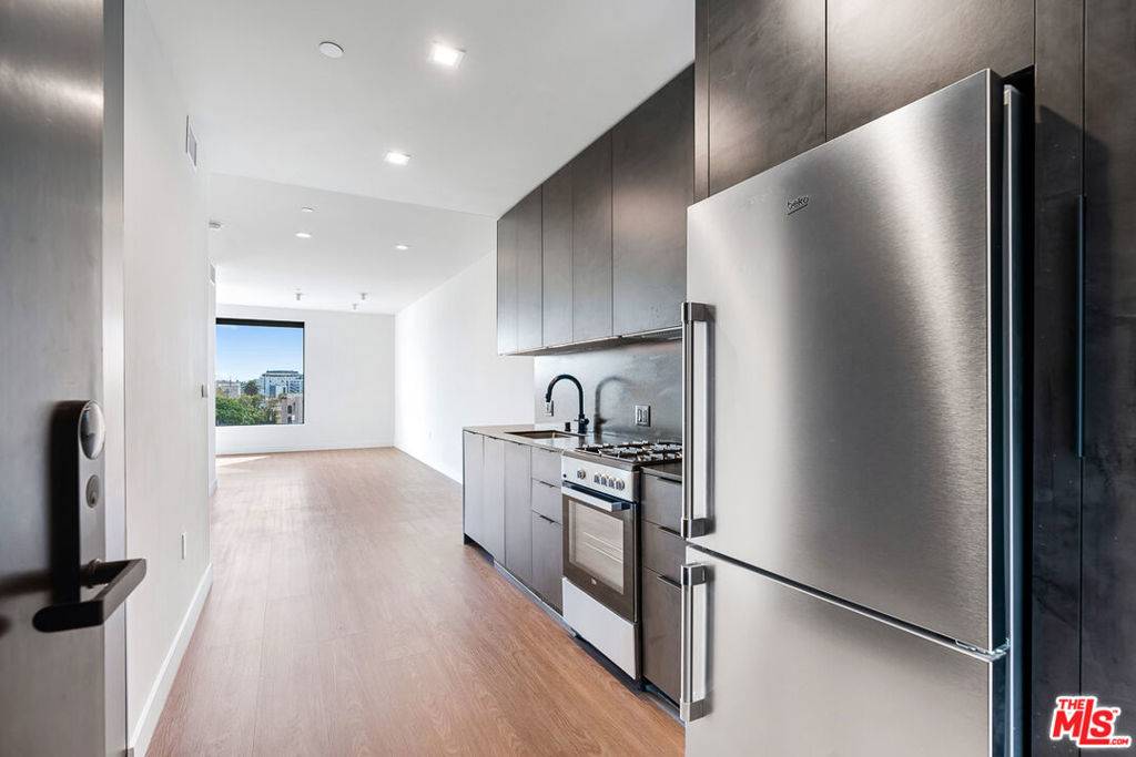 Los Angeles, CA 90034,3667 Keystone AVE #532