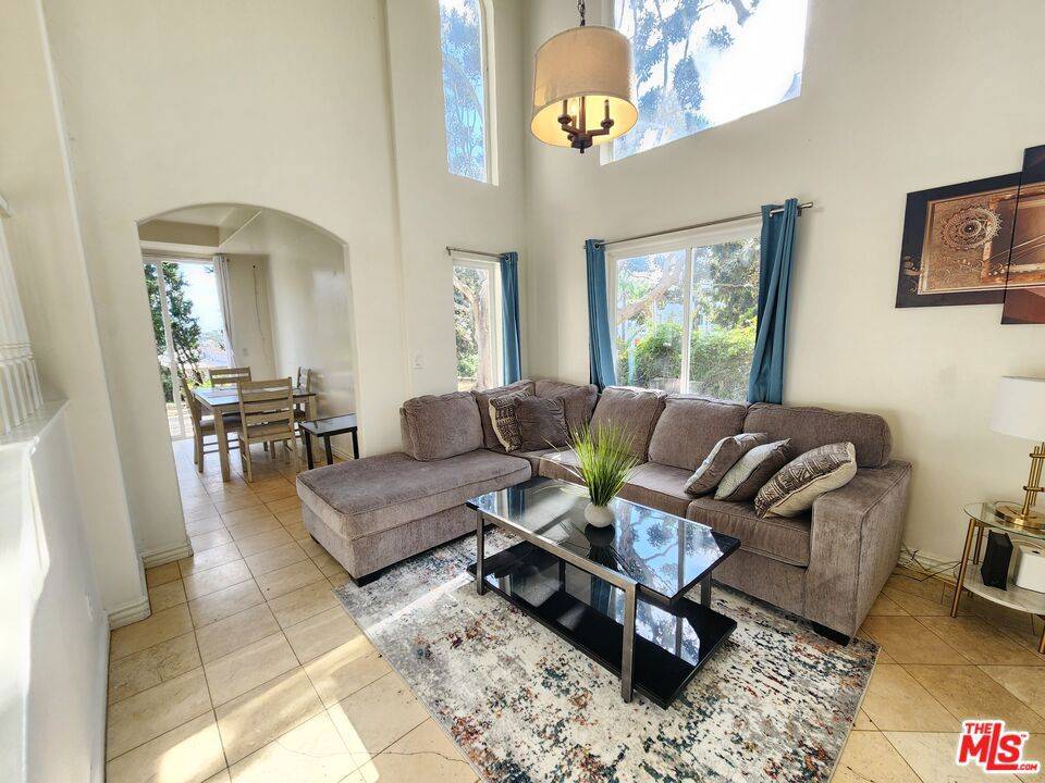 Malibu, CA 90265,28908 W Beach LN
