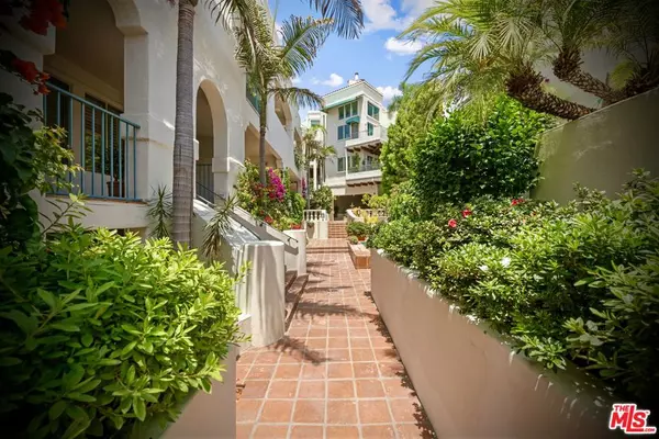 Pacific Palisades, CA 90272,15500 W Sunset BLVD #301