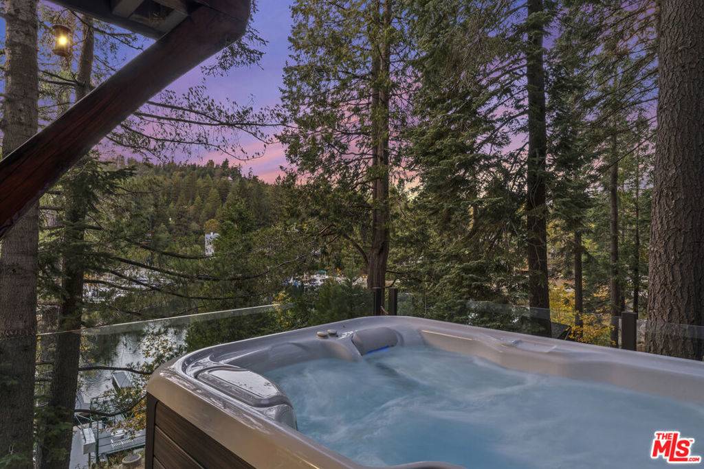 Lake Arrowhead, CA 92352,161 Rocky Point RD