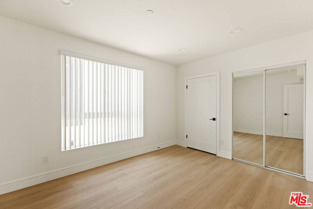 Los Angeles, CA 90039,2700 Fletcher DR #3045 1/2