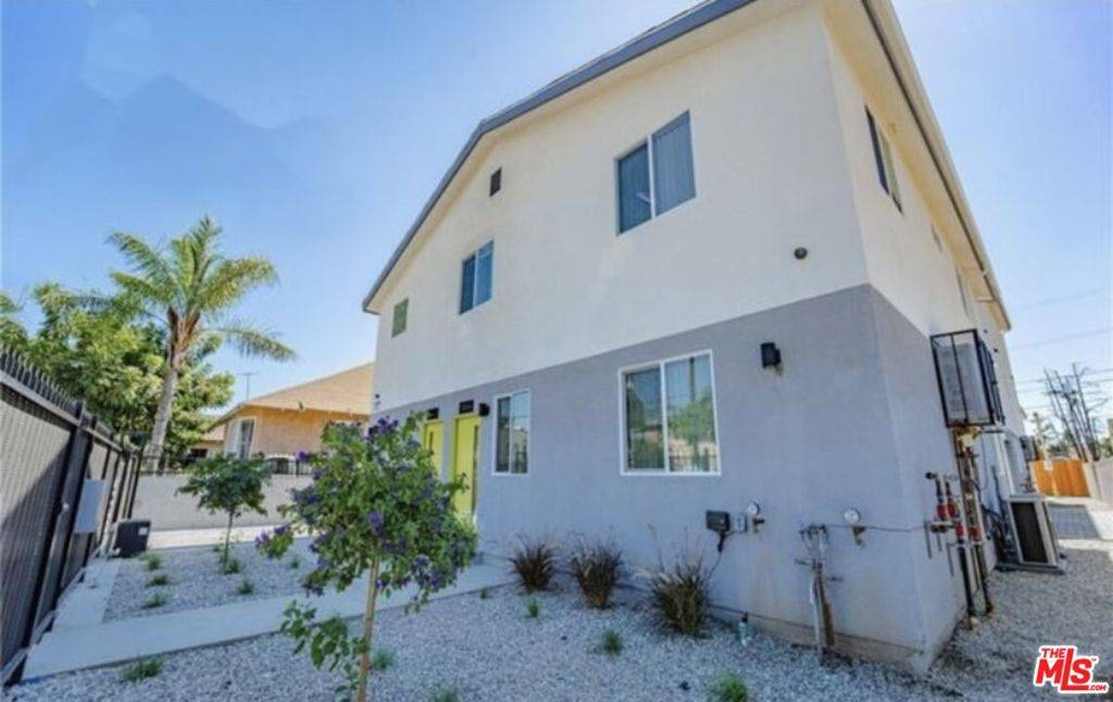 1348 E Vernon AVE, Los Angeles, CA 90011