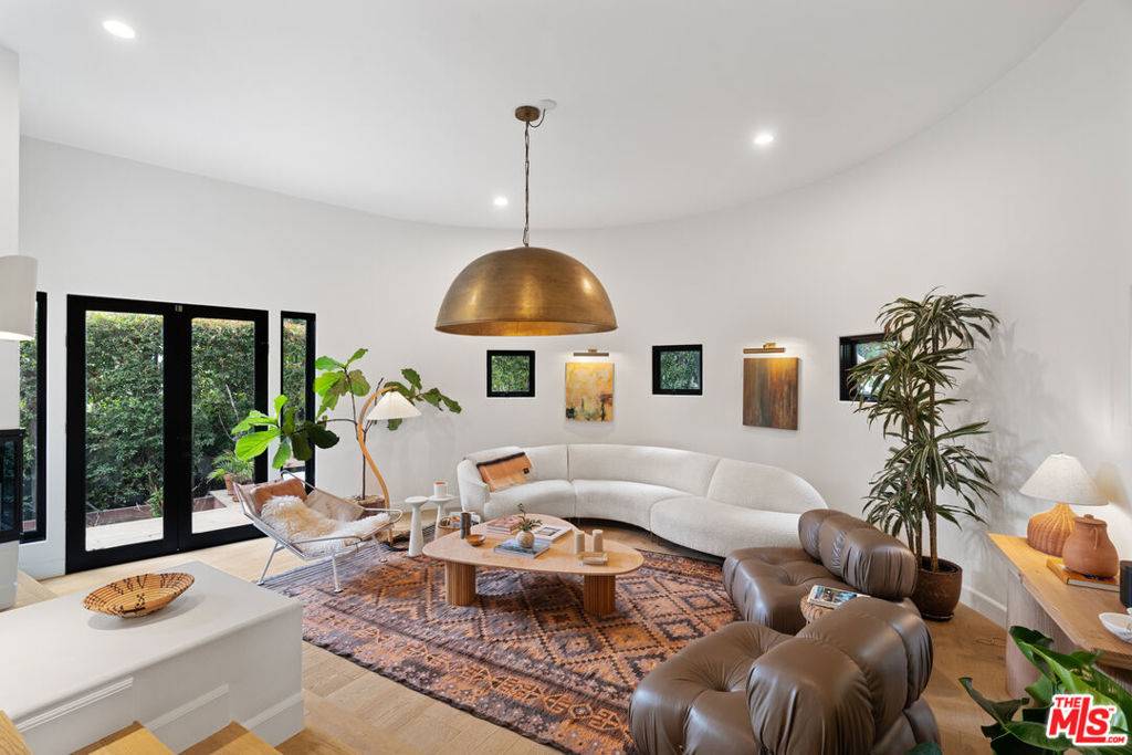 2065 Watsonia TER, Los Angeles, CA 90068