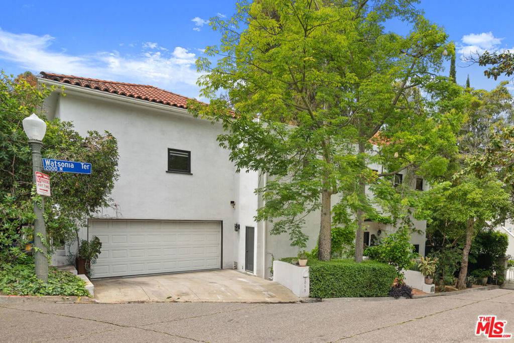 Los Angeles, CA 90068,2065 Watsonia TER