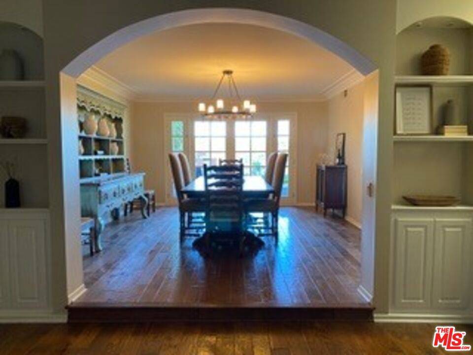 Los Angeles, CA 90077,2695 BASIL LN