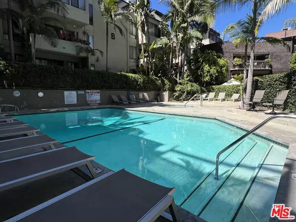West Hollywood, CA 90069,950 N Kings RD #268