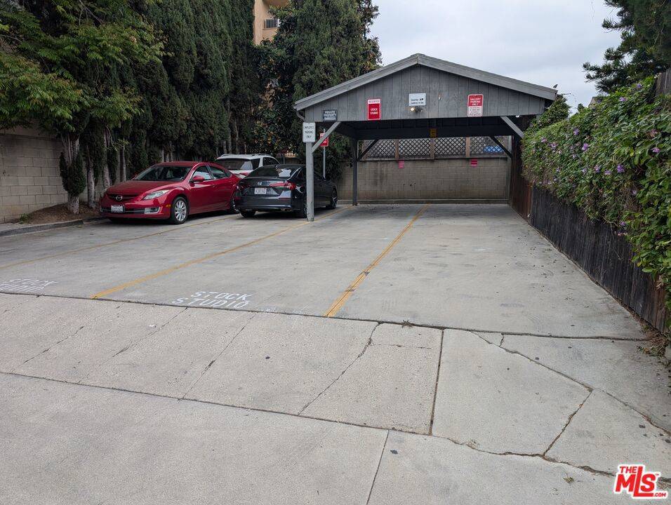 West Hollywood, CA 90046,7317 Santa Monica BLVD
