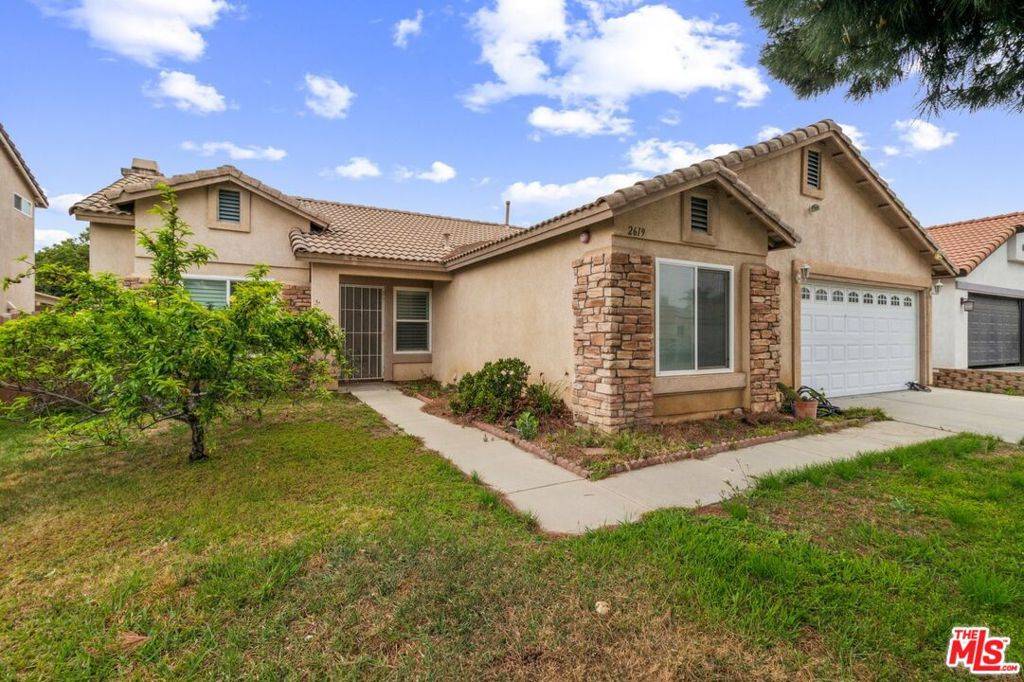 2619 W Windhaven DR, Rialto, CA 92377