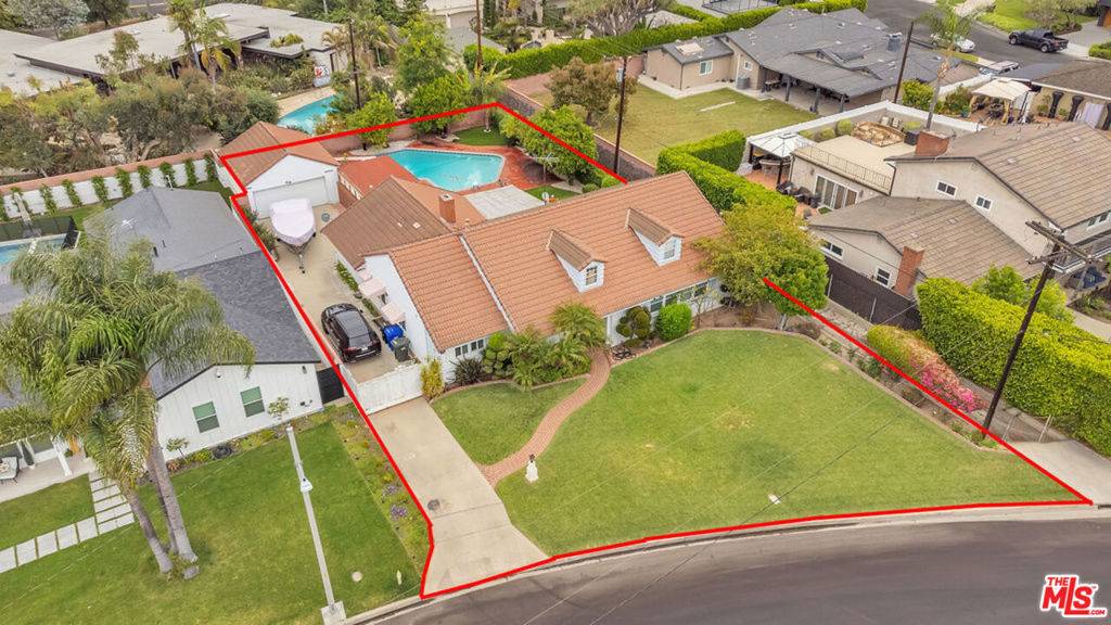 Downey, CA 90240,9433 Dacosta ST
