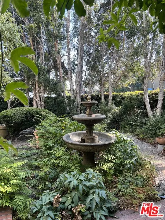 Los Angeles, CA 90028,6915 Fountain AVE
