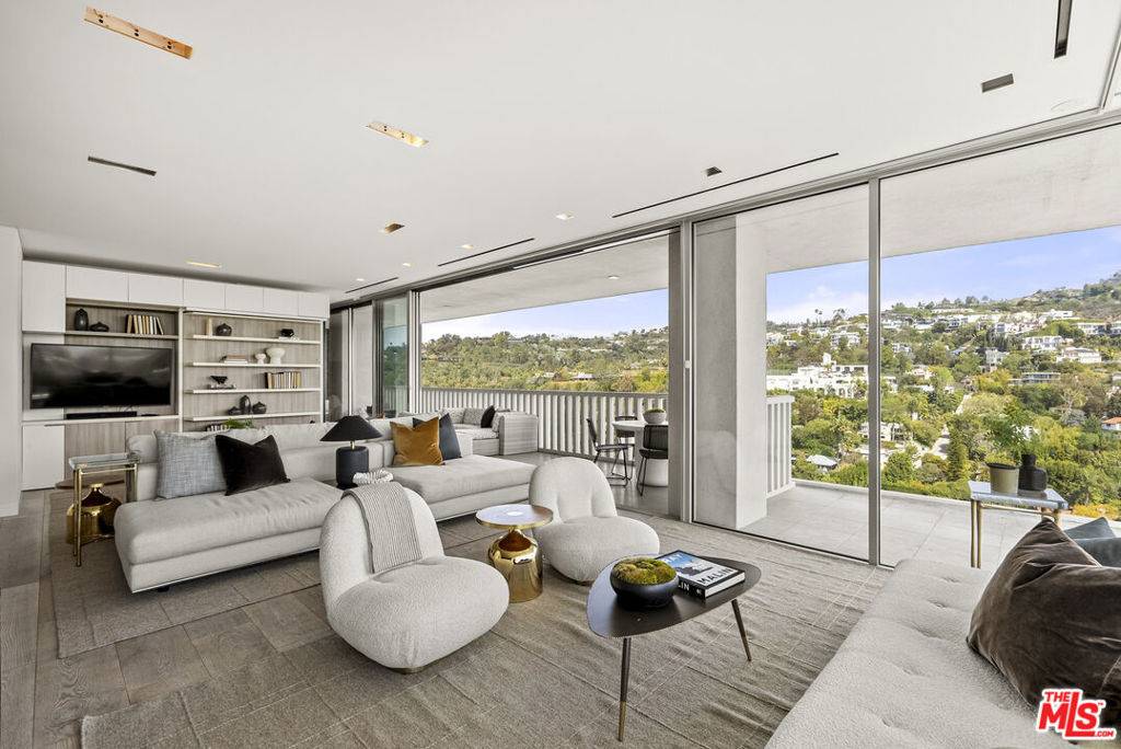West Hollywood, CA 90069,9255 Doheny RD #1805