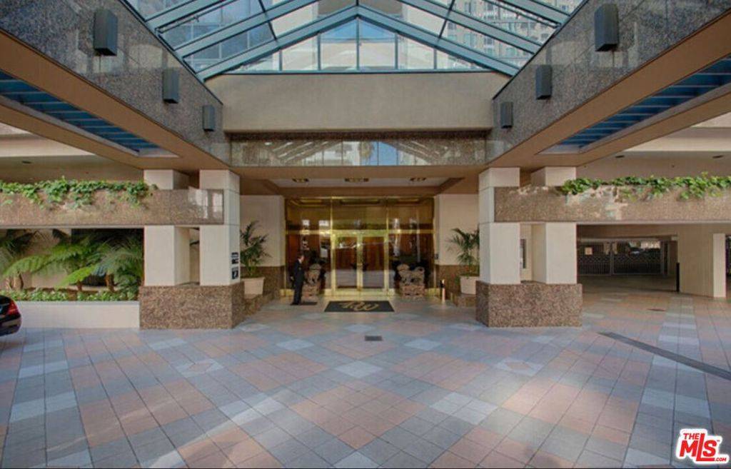 Los Angeles, CA 90024,10724 Wilshire BLVD #704