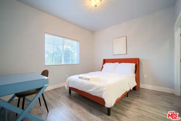 North Hollywood, CA 91605,6831 6831 1/2 Hinds AVE