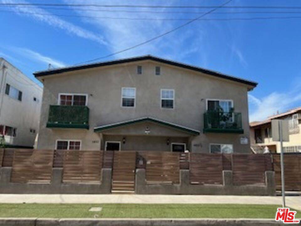 6831 6831 1/2 Hinds AVE, North Hollywood, CA 91605