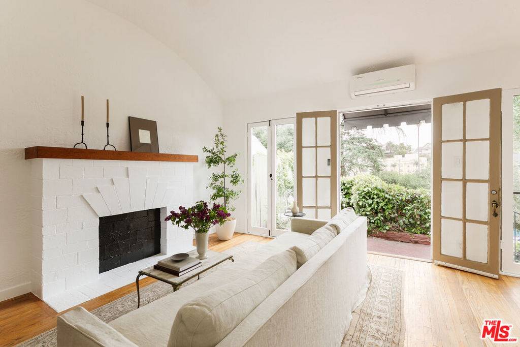 1331 Lilac TER, Los Angeles, CA 90026
