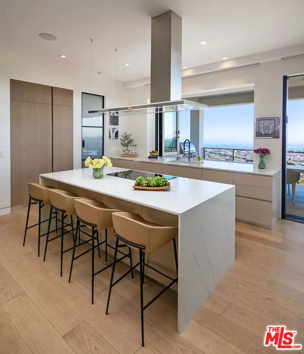 Santa Barbara, CA 93103,945 Arbolado RD