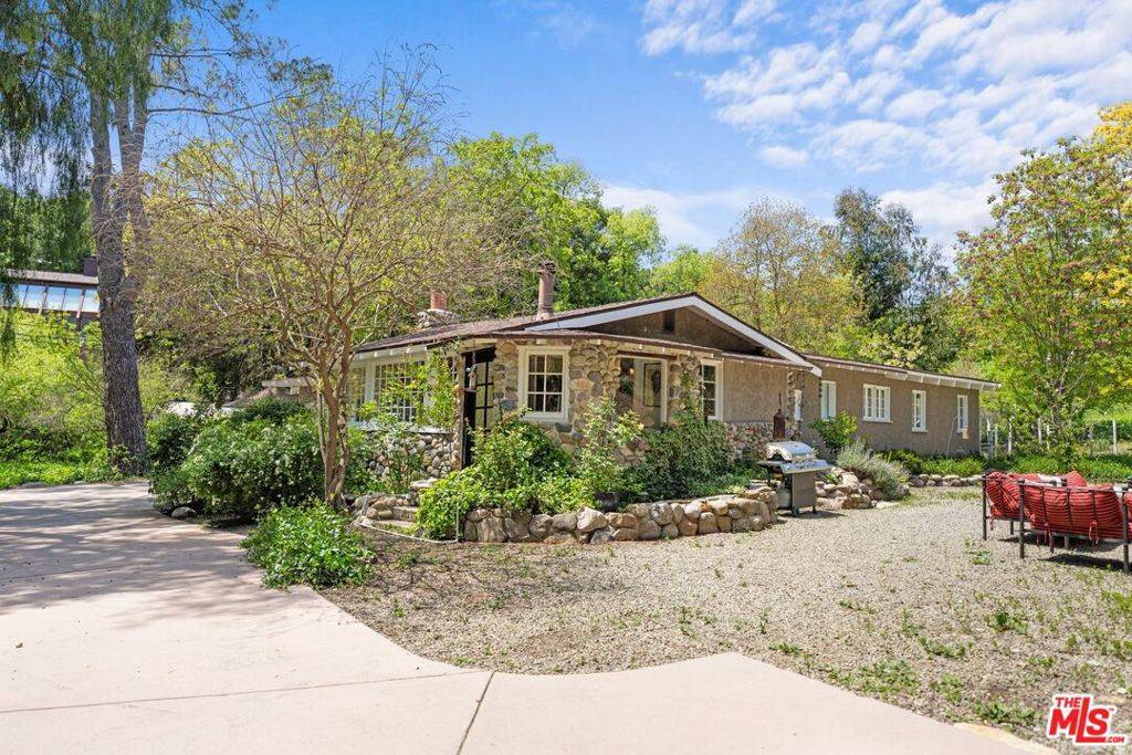 21727 Entrado DR, Topanga, CA 90290