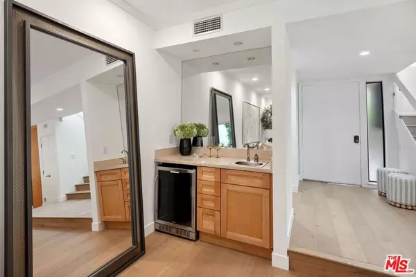 Beverly Hills, CA 90211,234 S Tower DR #2