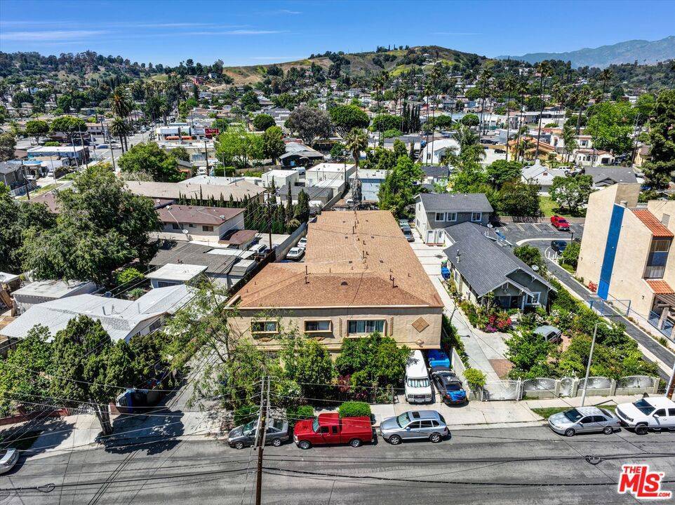 Los Angeles, CA 90032,5005 Axtell ST
