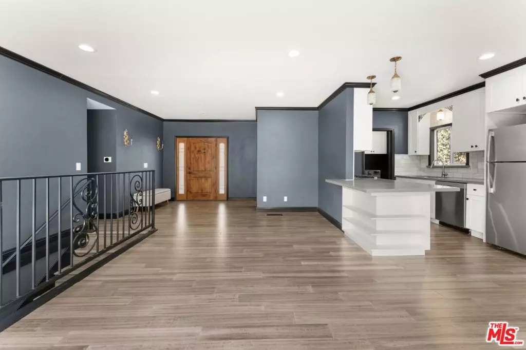 Tujunga, CA 91042,7083 Highcliff TRL