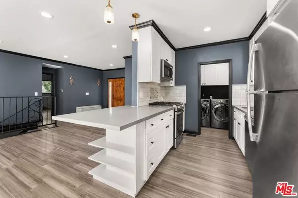Tujunga, CA 91042,7083 Highcliff TRL