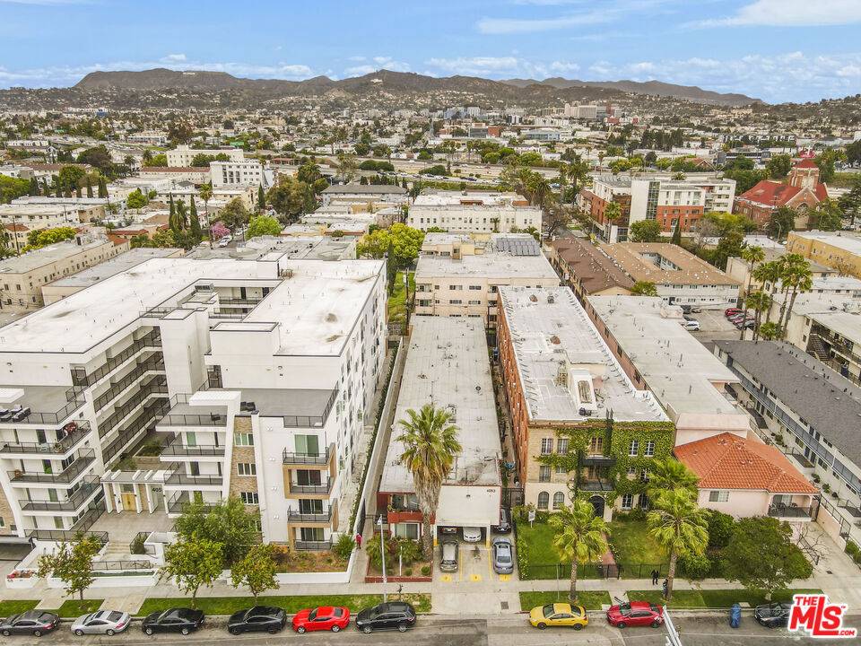 Los Angeles, CA 90004,4053 Oakwood AVE