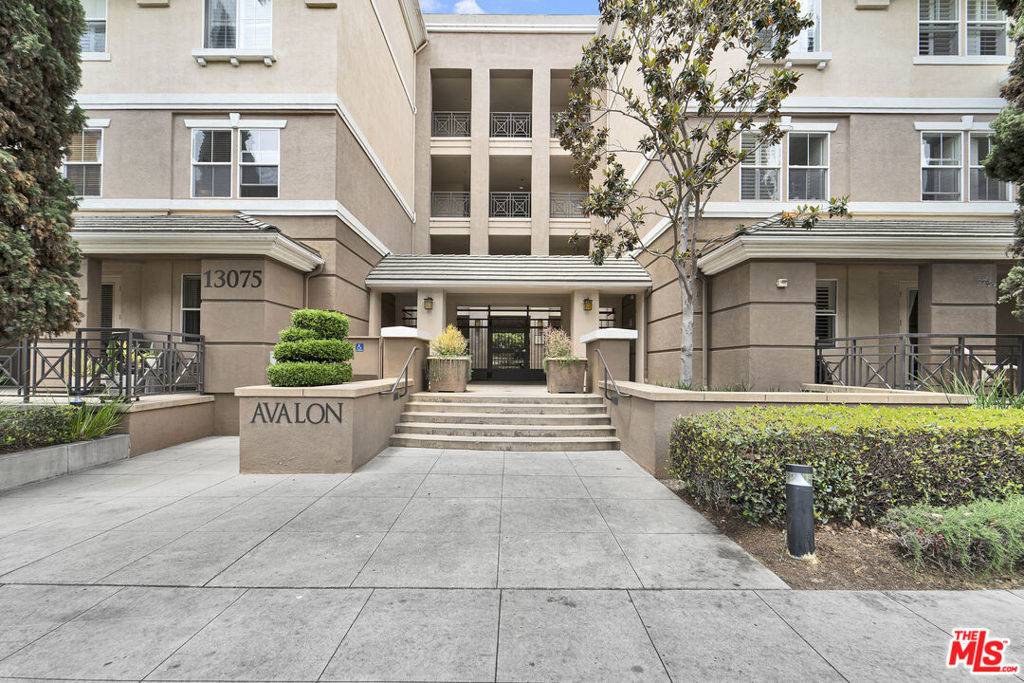 Playa Vista, CA 90094,13075 Pacific #219