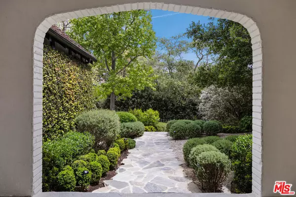 Los Angeles, CA 90049,13176 Boca De Canon LN