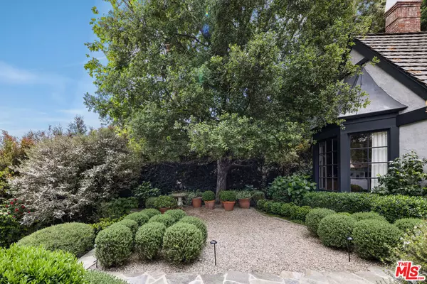 Los Angeles, CA 90049,13176 Boca De Canon LN