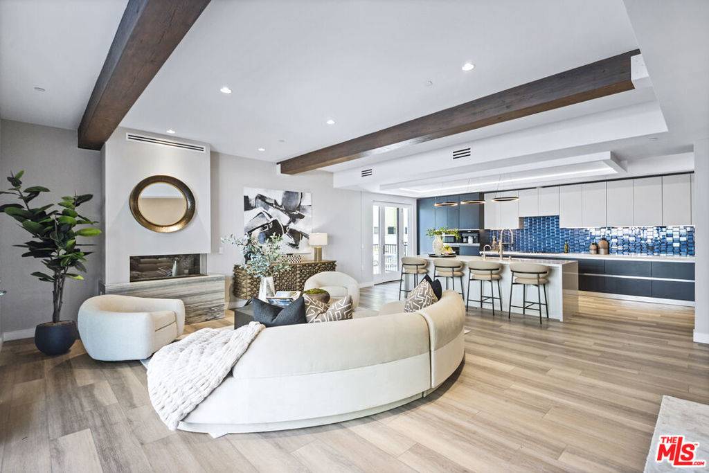 Beverly Hills, CA 90211,160 N La Peer DR #103