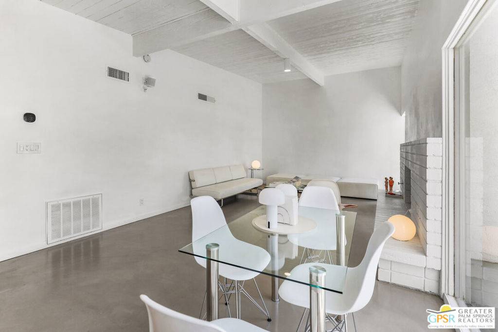 Palm Springs, CA 92262,971 E Alexander WAY