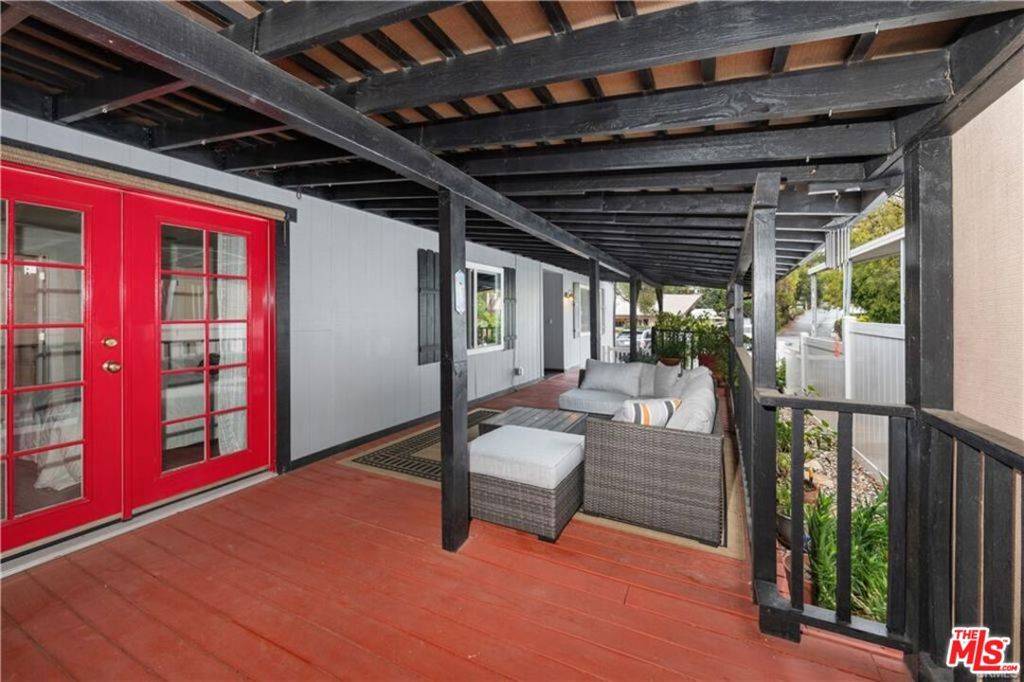 Woodland Hills, CA 91364,4201 Topanga Canyon BLVD #31