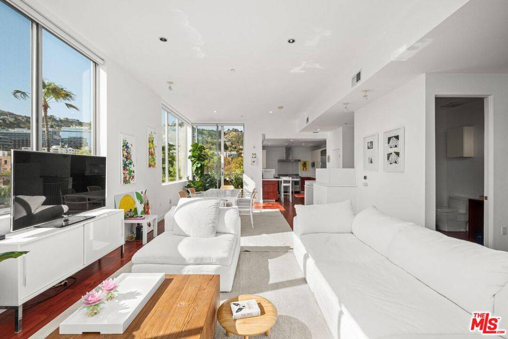 West Hollywood, CA 90069,1200 N Sweetzer AVE #7