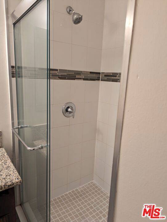 West Hollywood, CA 90048,633 N Sweetzer AVE #1